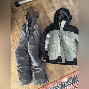 Lands' End Kids squall Gray bib snow pants and Jacket Set